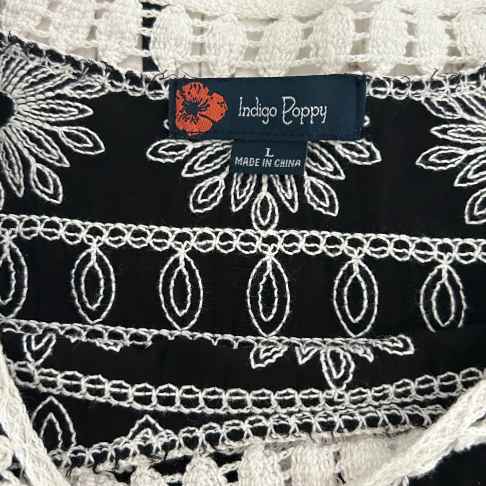 Indigo Poppy Black White Floral Embroidered Crochet Boho Festival Crop Top L - Picture 6 of 9